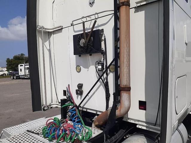 Image of Kenworth T700 equipment image 2