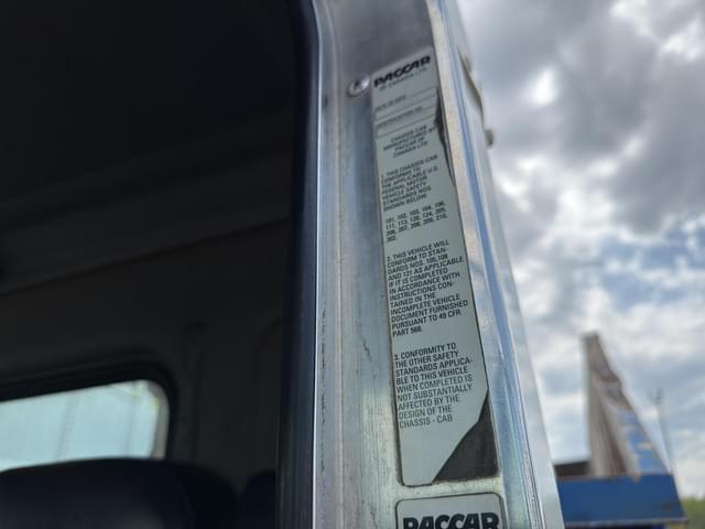 Image of Kenworth T370 equipment image 4
