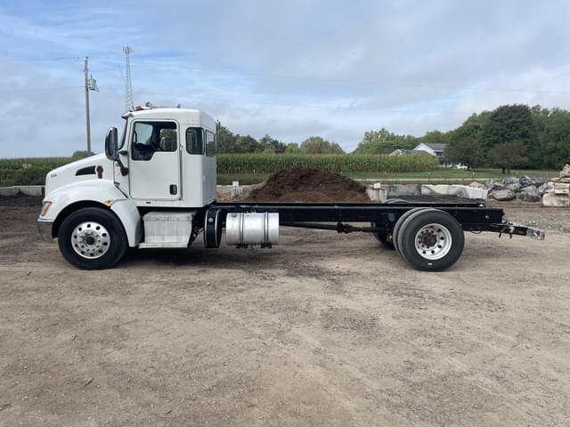 Image of Kenworth T370 equipment image 1