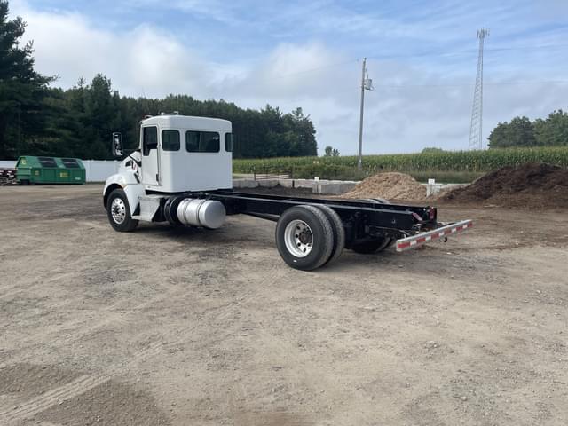 Image of Kenworth T370 equipment image 2