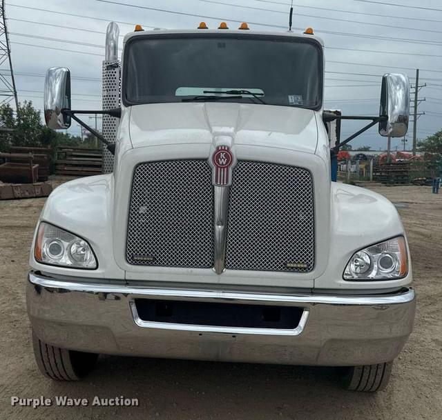 Image of Kenworth T370 equipment image 1