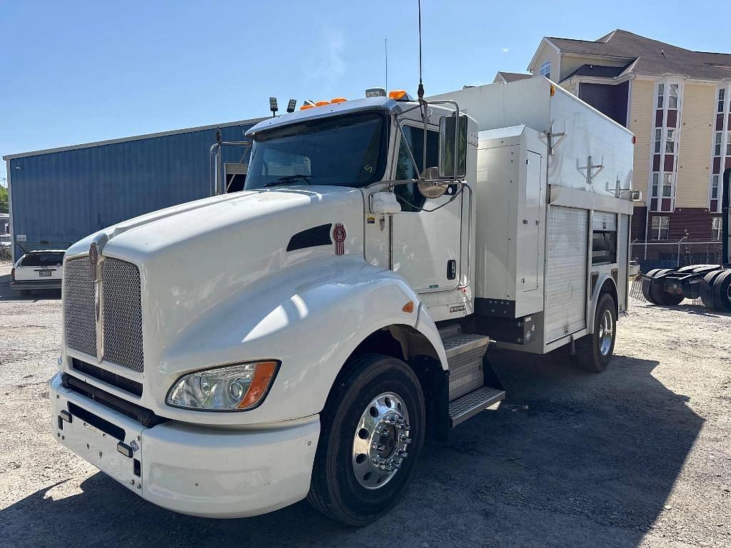 Image of Kenworth T400 Primary image