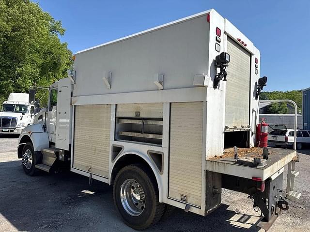 Image of Kenworth T400 equipment image 2