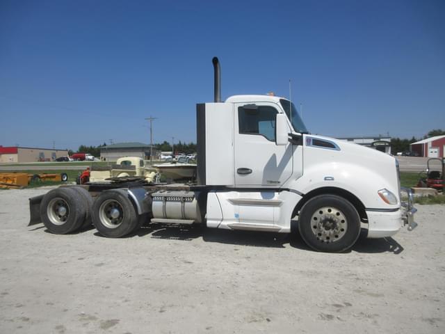 Image of Kenworth T680 equipment image 4