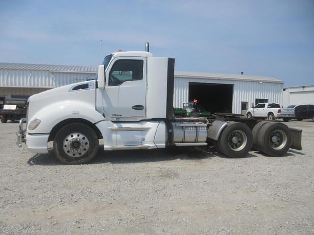 Image of Kenworth T680 equipment image 1