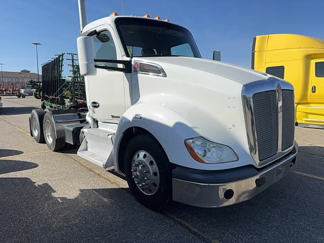 Image of Kenworth T680 equipment image 2