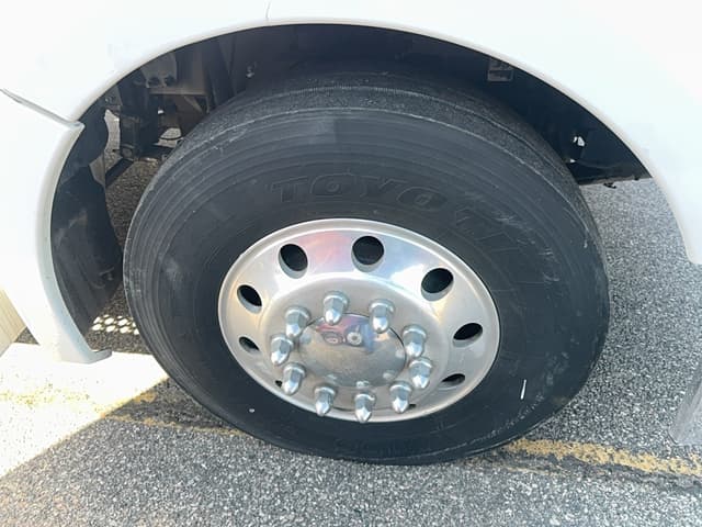 Image of Kenworth T680 equipment image 3