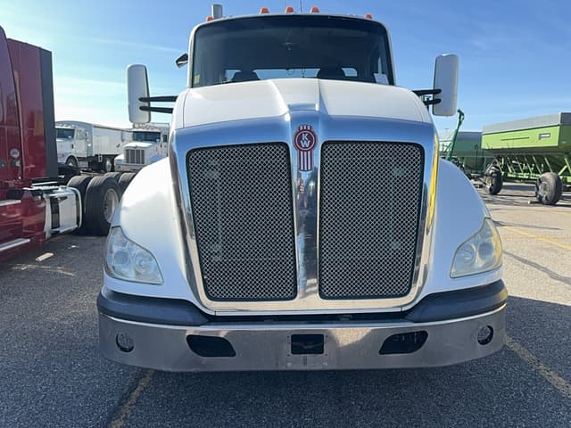 Image of Kenworth T680 equipment image 1