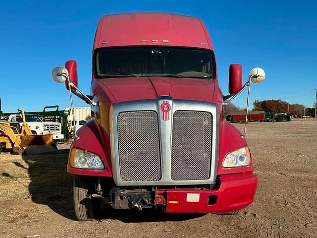 Image of Kenworth T700 equipment image 1