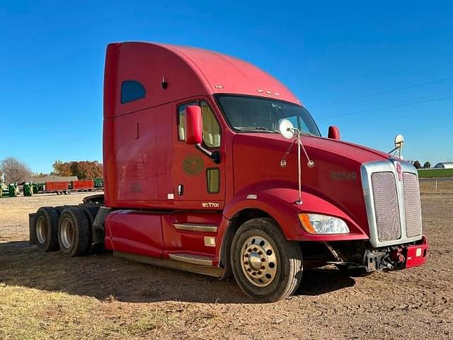 Image of Kenworth T700 equipment image 2