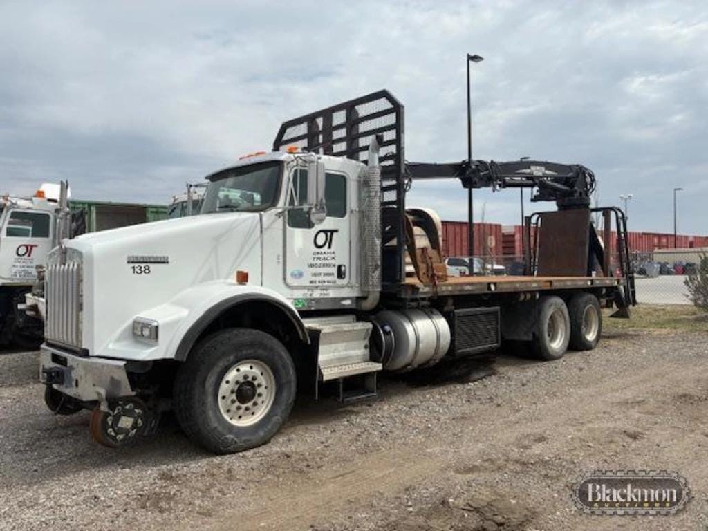 2013 Kenworth T800 Equipment Image0
