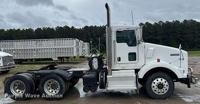 Image of Kenworth T800 equipment image 3