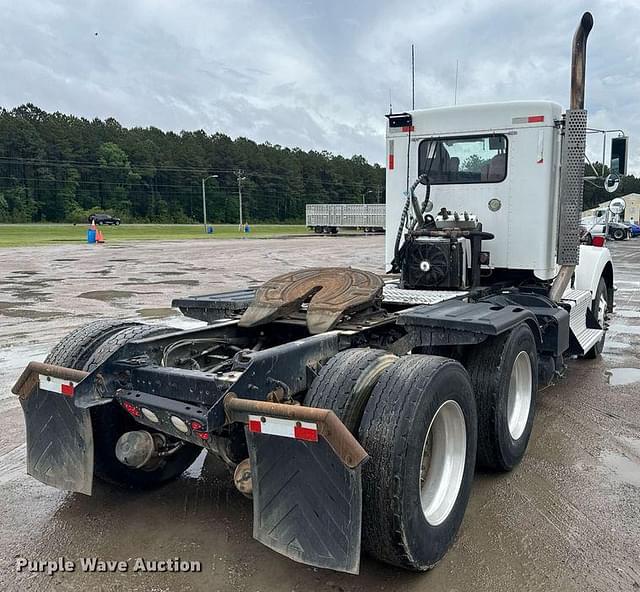 Image of Kenworth T800 equipment image 4
