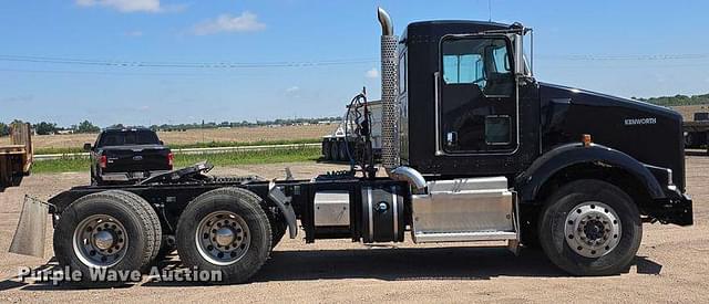 Image of Kenworth T800 equipment image 3
