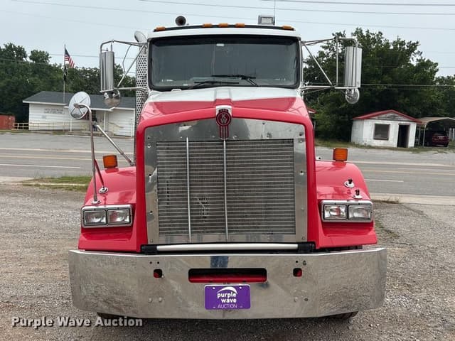Image of Kenworth T800 equipment image 1