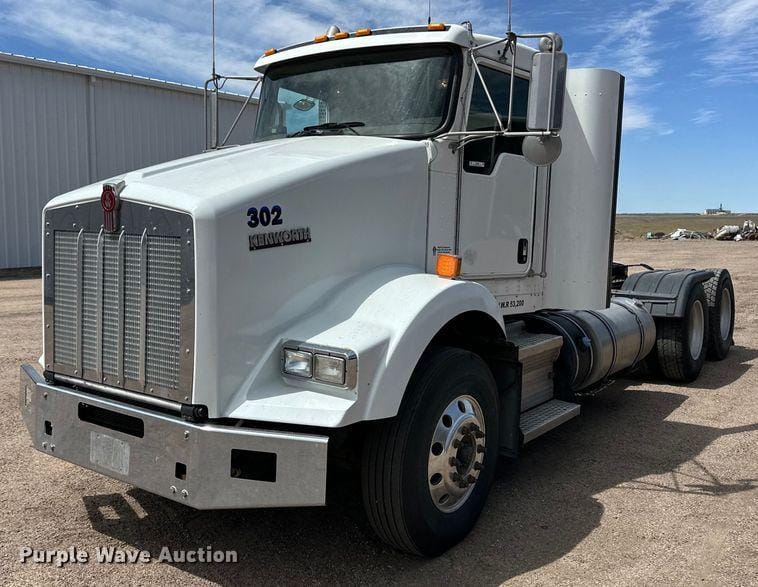 Main image Kenworth T800