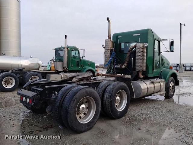 Image of Kenworth T800 equipment image 3