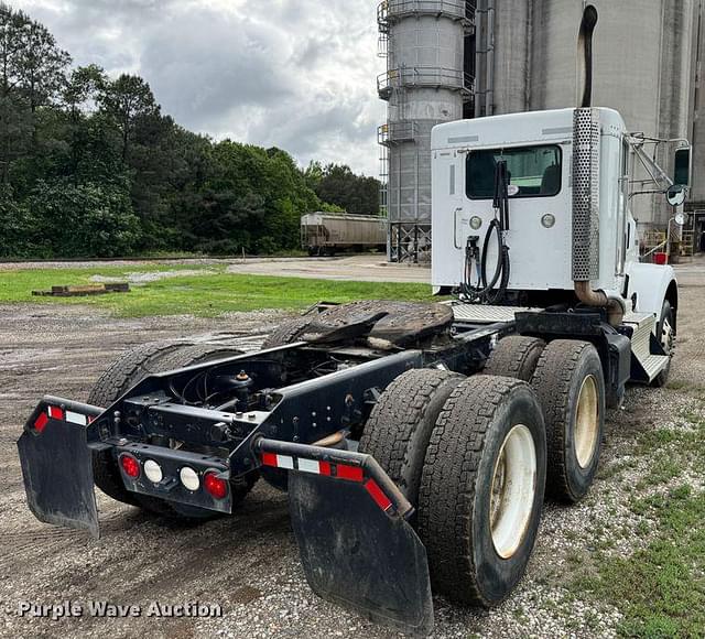 Image of Kenworth T800 equipment image 4
