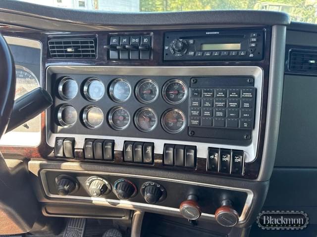 Image of Kenworth T800 equipment image 3