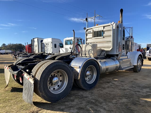 Image of Kenworth W900 equipment image 2