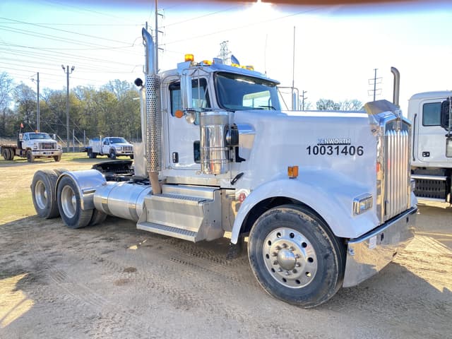 Image of Kenworth W900 equipment image 3