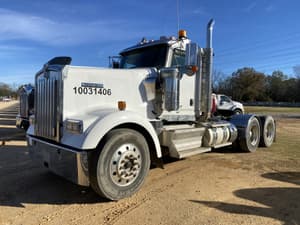 2013 Kenworth W900 Image