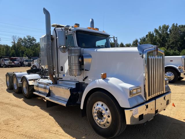 Image of Kenworth W900 equipment image 3
