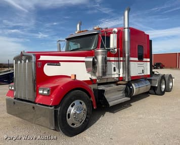Main image Kenworth W900