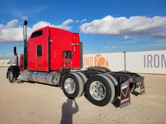 Image of Kenworth W900 equipment image 2