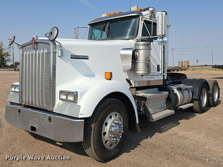 Image of Kenworth W900 Primary image