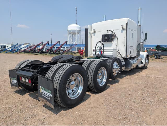 Image of Kenworth W900L equipment image 3