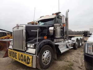 2013 Kenworth W900L Image