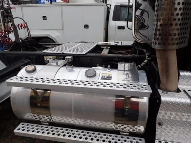 Image of Kenworth W900L equipment image 4