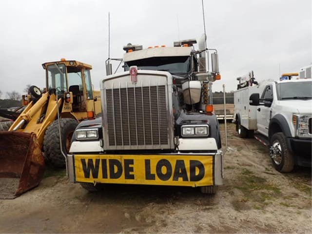 Image of Kenworth W900L equipment image 1