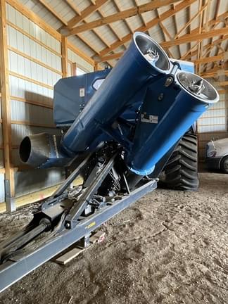Image of Kinze 1100 equipment image 2