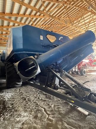 Image of Kinze 1100 equipment image 3