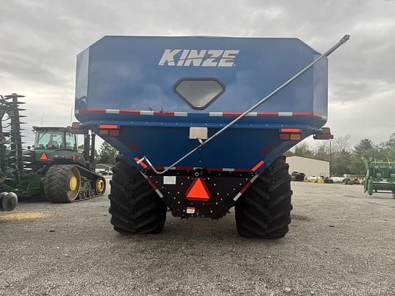 Image of Kinze 1100 equipment image 3