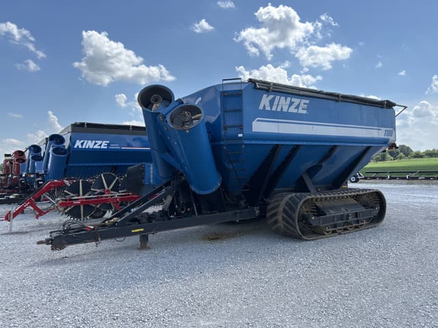 Image of Kinze 1100 equipment image 3