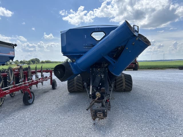 Image of Kinze 1100 equipment image 2