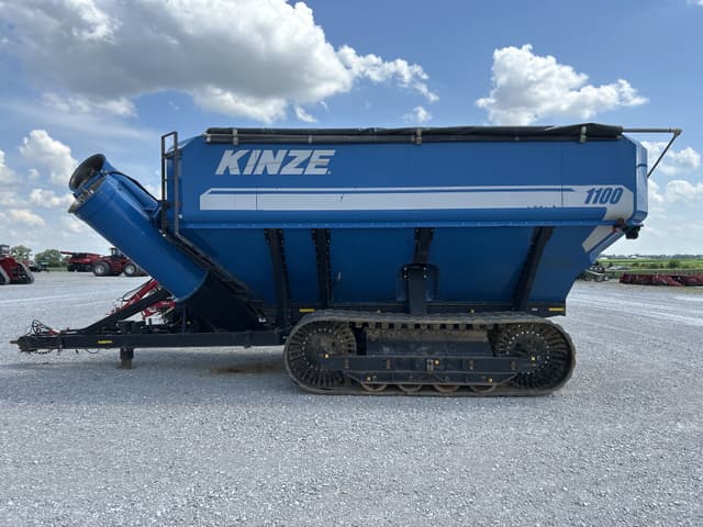 Image of Kinze 1100 equipment image 4