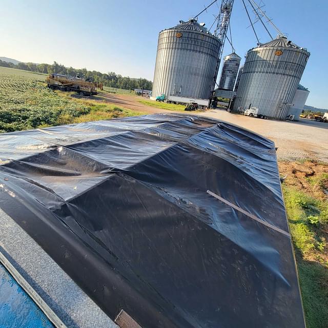 Image of Kinze 1100 equipment image 4