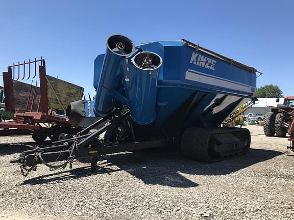 Image of Kinze 1100 equipment image 1