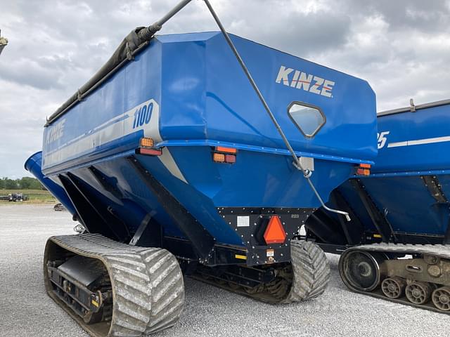 Image of Kinze 1100 equipment image 4