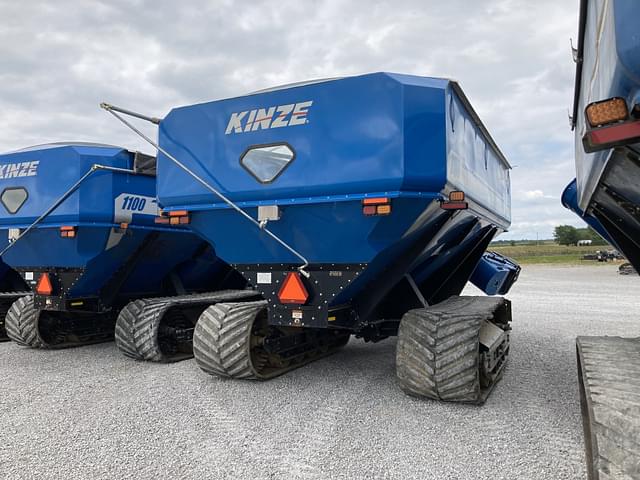 Image of Kinze 1100 equipment image 2