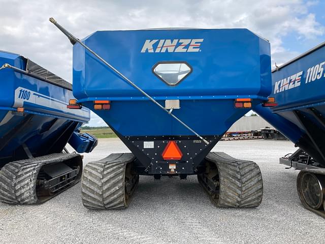 Image of Kinze 1100 equipment image 3