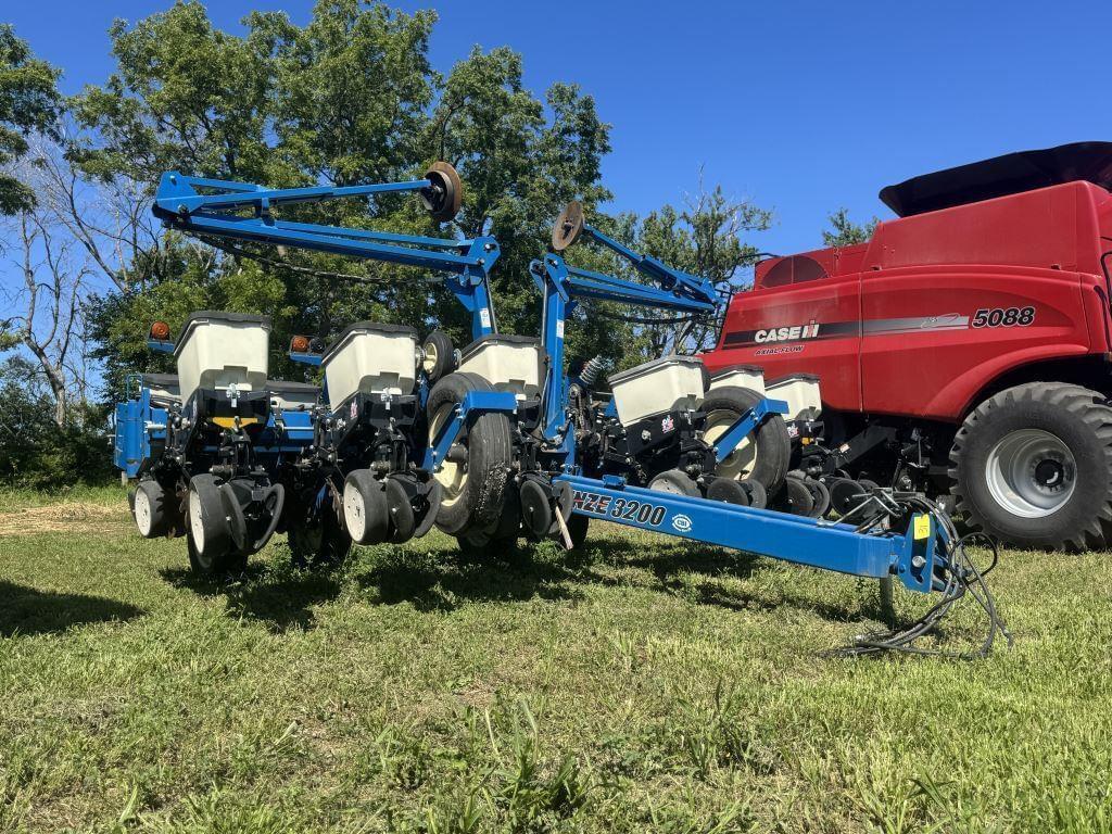 Image of Kinze 3200 Primary image
