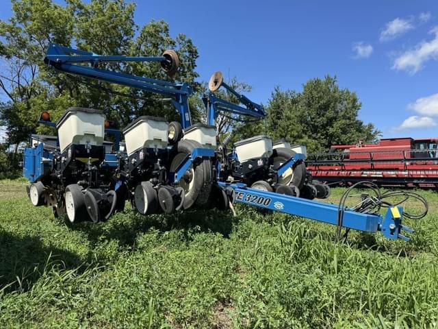 Image of Kinze 3200 equipment image 1