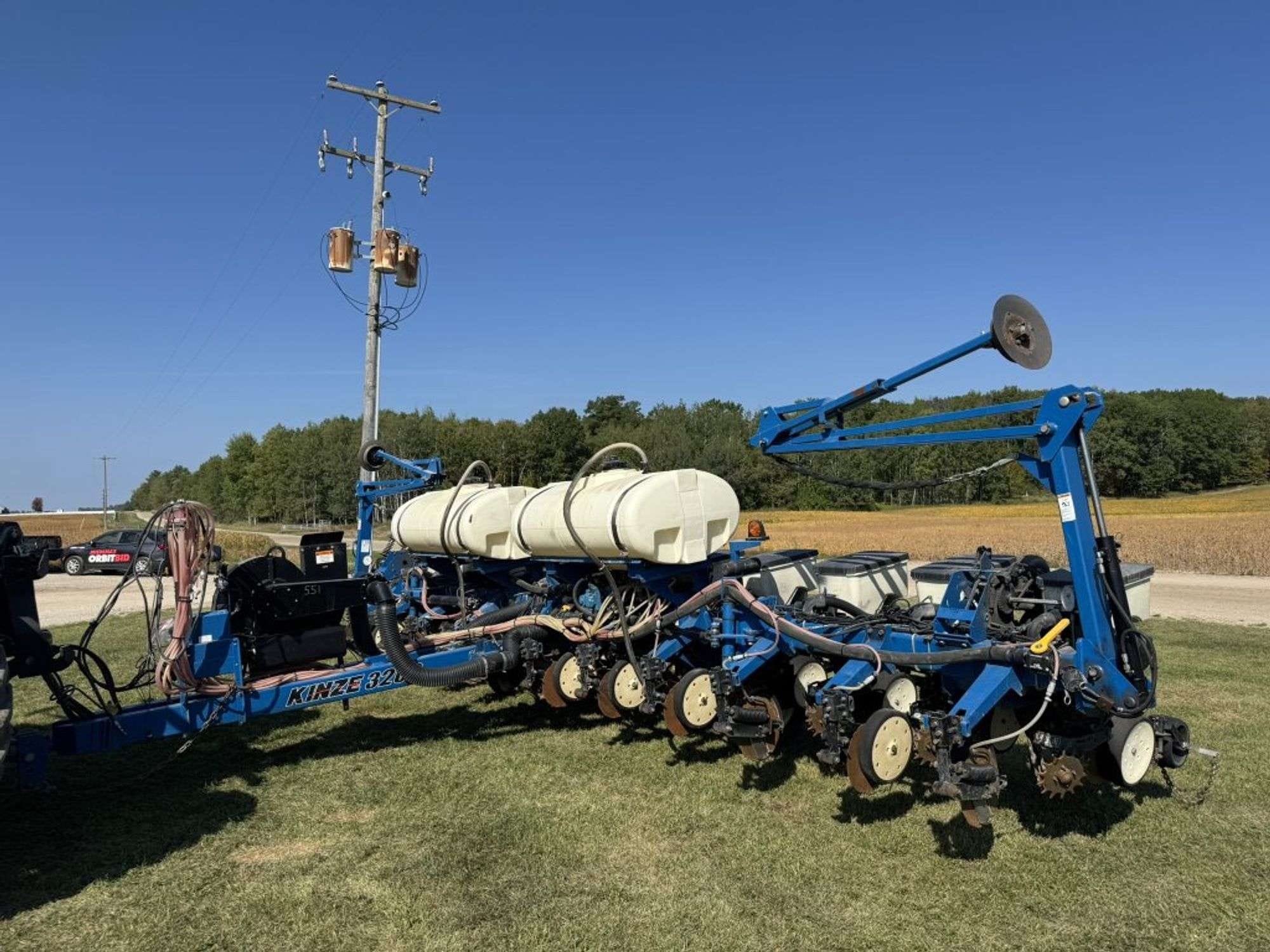 2013 Kinze 3200 Equipment Image0