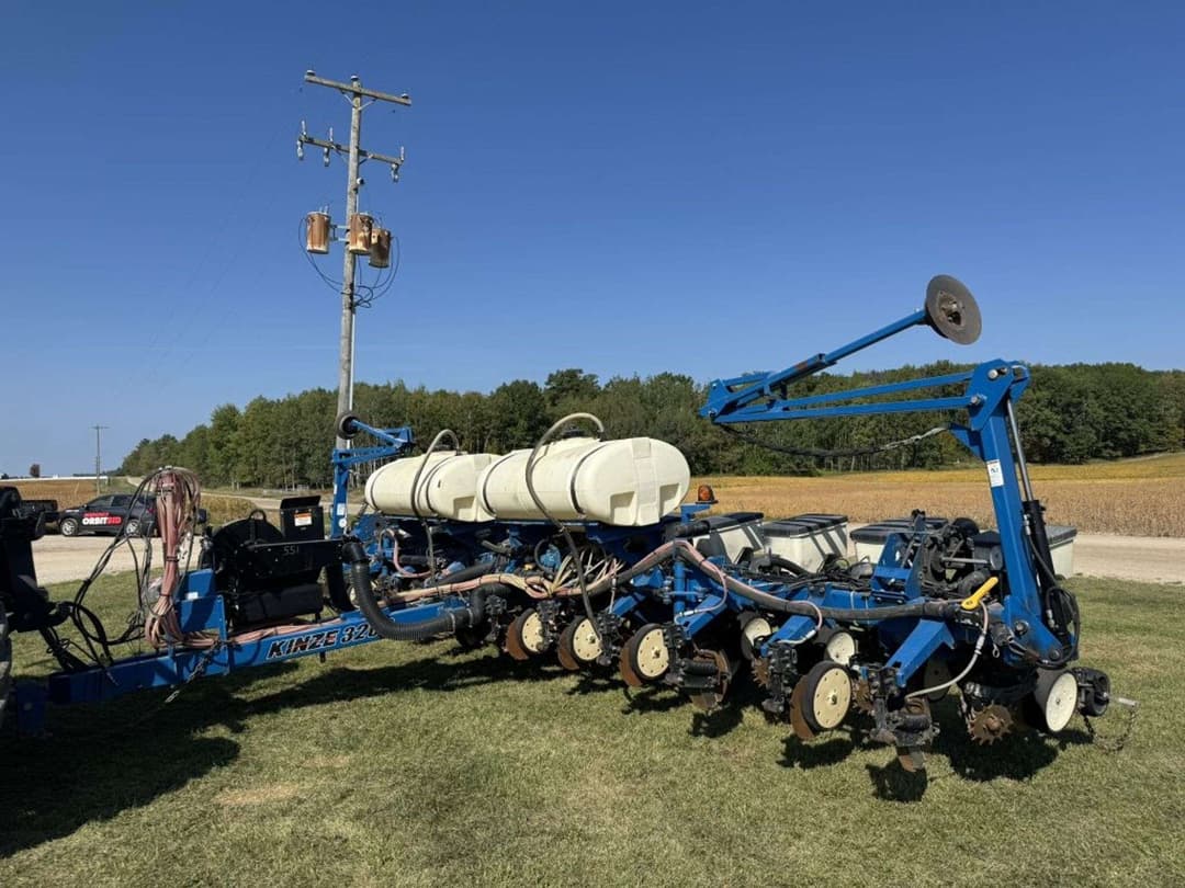 Image of Kinze 3200 Primary image