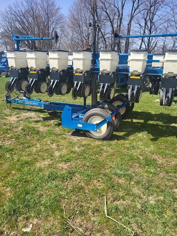 Image of Kinze 3500 equipment image 2